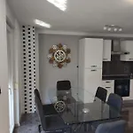 Modern Ana *
